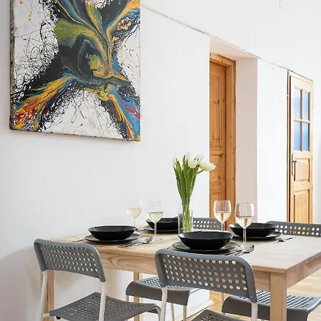 3 Bedroom Old Town *